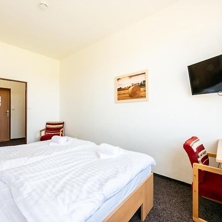 Hotel Agri Sobesice Екстер'єр фото