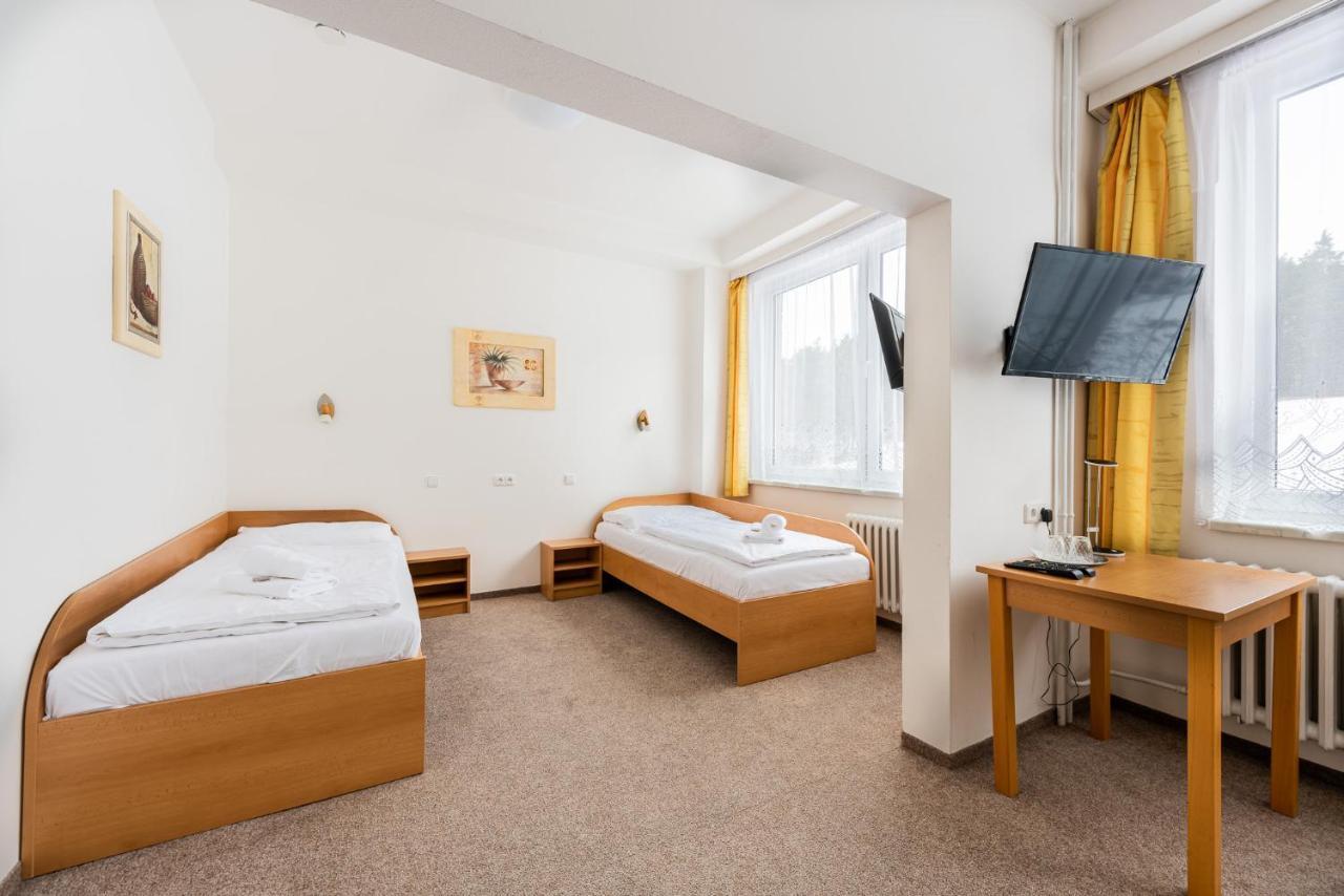 Hotel Agri Sobesice Екстер'єр фото