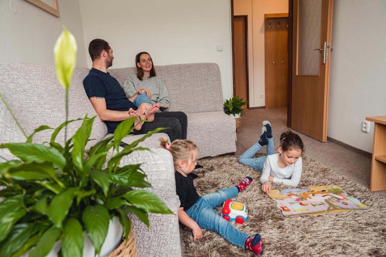 Hotel Agri Sobesice Екстер'єр фото