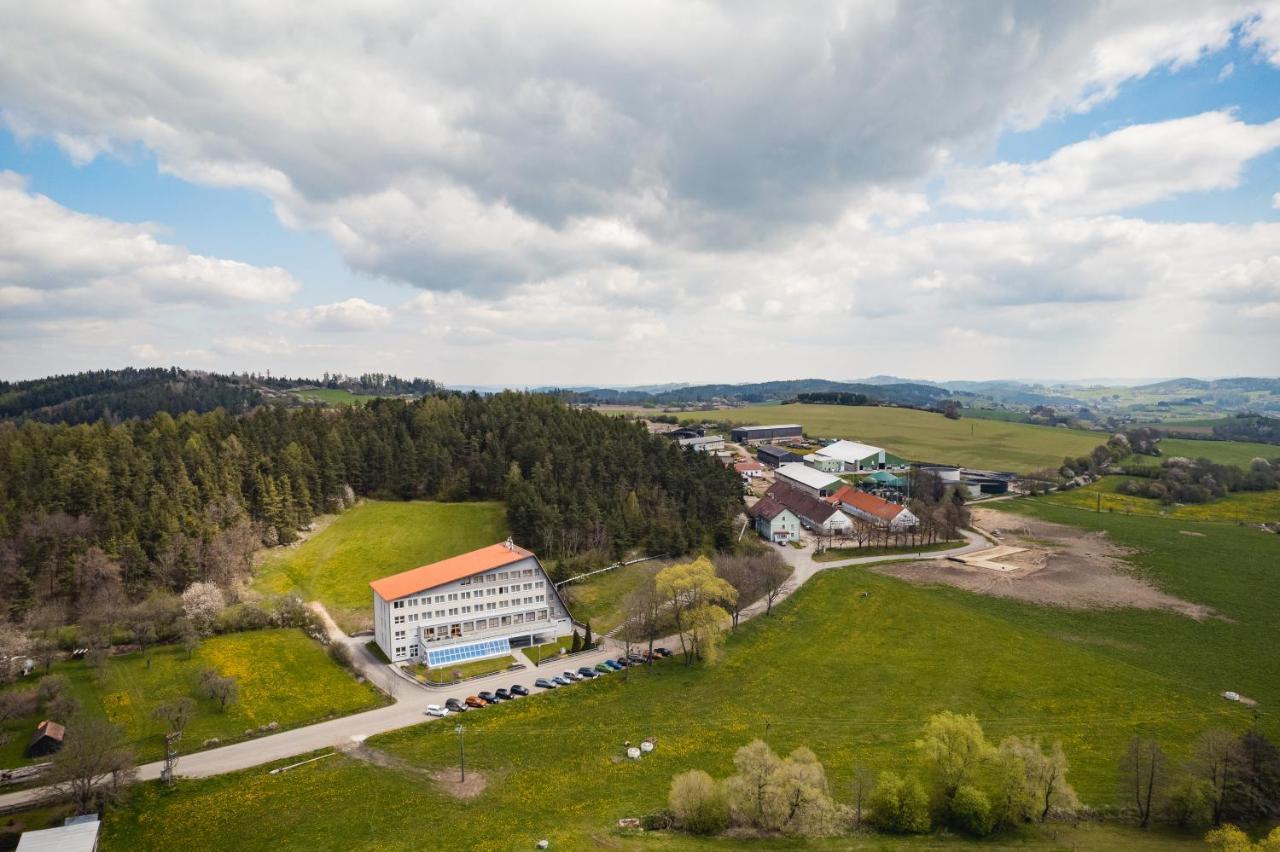 Hotel Agri Sobesice Екстер'єр фото